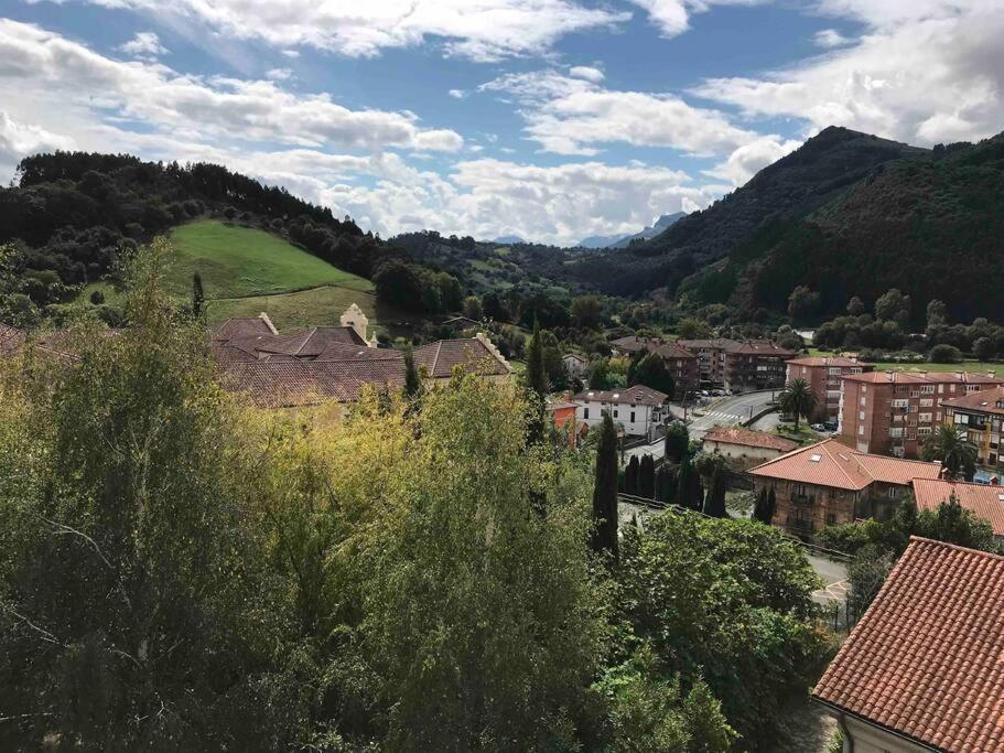 Precioso Atico Con Parking Privado. Vistas Al Rio Appartement Limpias Buitenkant foto